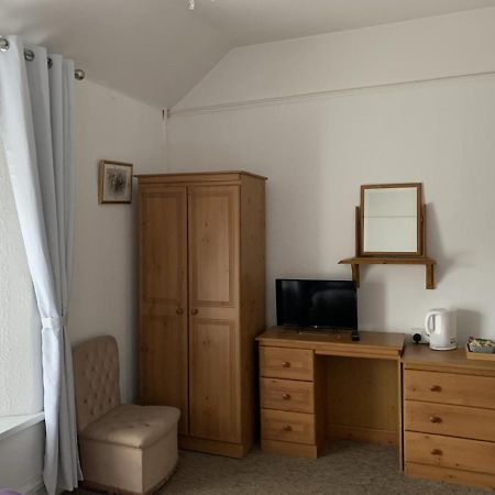 The Castle Hotel Lampeter Bagian luar foto