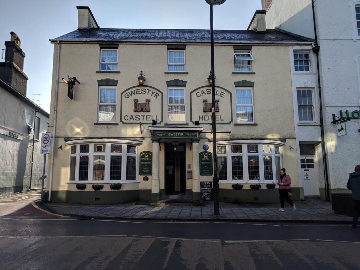 The Castle Hotel Lampeter Bagian luar foto