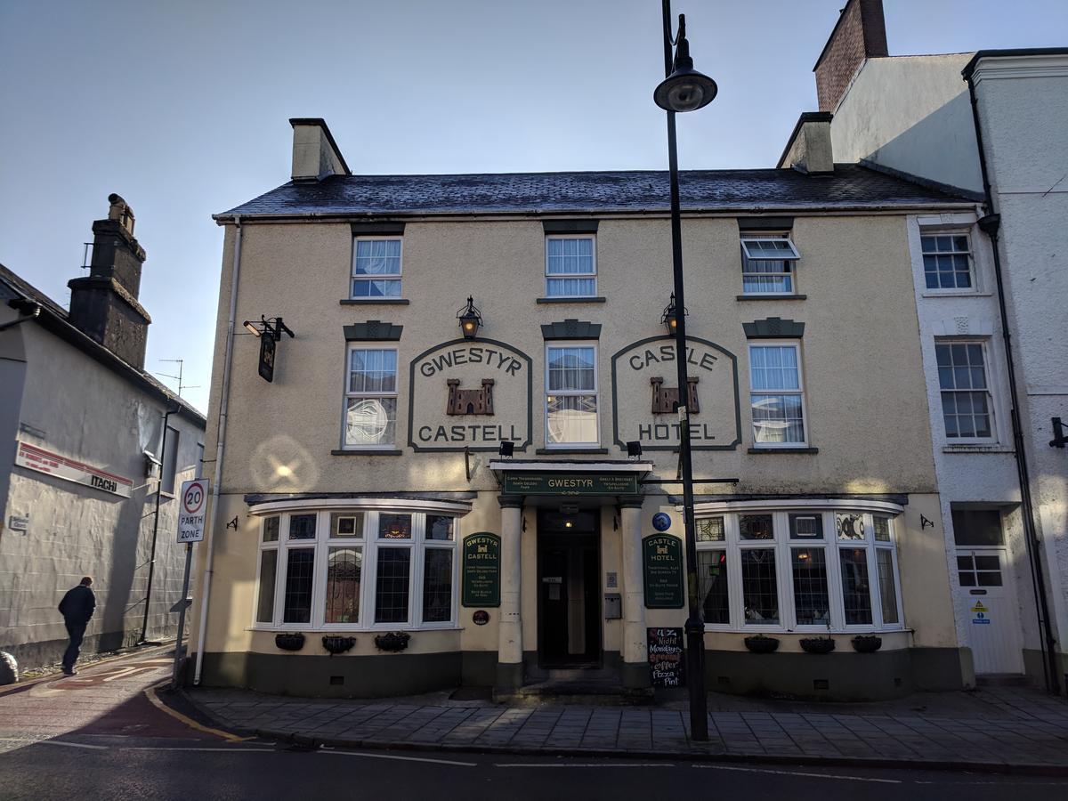 The Castle Hotel Lampeter Bagian luar foto