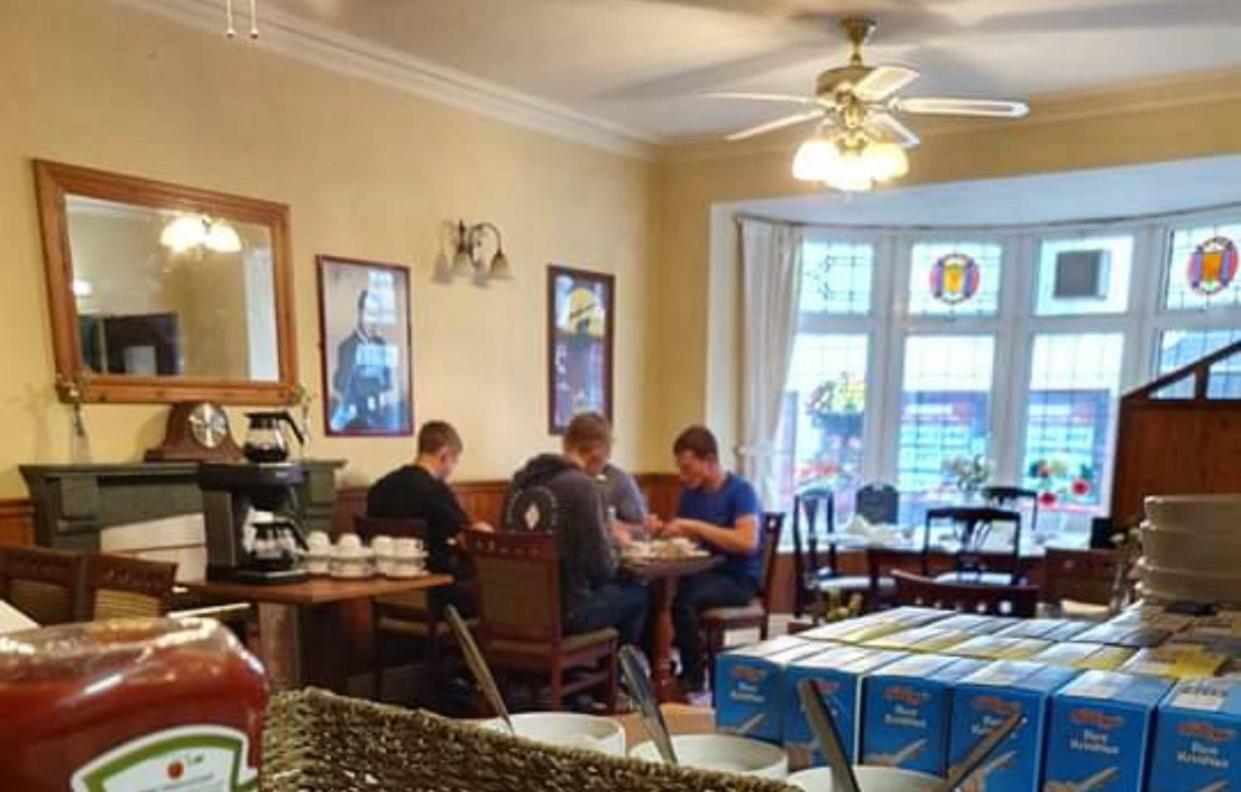 The Castle Hotel Lampeter Bagian luar foto
