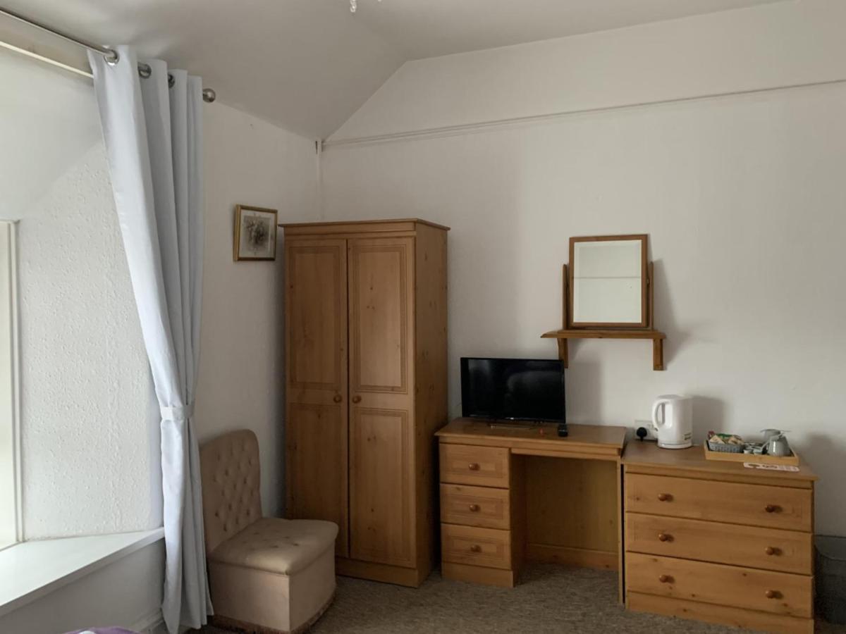 The Castle Hotel Lampeter Bagian luar foto