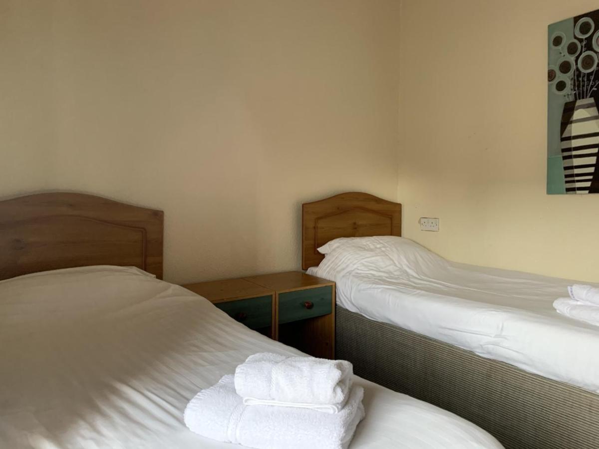 The Castle Hotel Lampeter Bagian luar foto